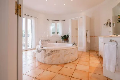 Villa a Cala Llonga vicino Spiaggia e Porto