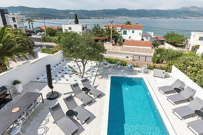 Moderne Ferienwohnung mit Terrasse in Slatine