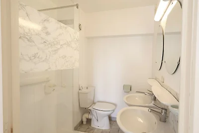 Appartement met 3 kamers nabij zee