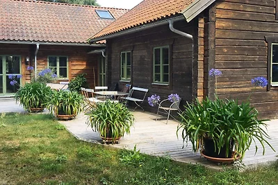 4 Sterne Ferienhaus in YNGSJÖ-By Traum