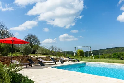 Ruhiges Ferienhaus mit Pool