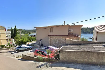 Appartamento familiare sul mare a Kampor
