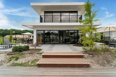Spaziosa villa a Zeewolde con sauna a...