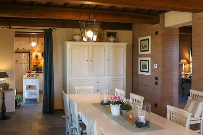 Piacevole villa a Peccioli con piscina...