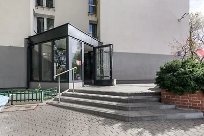 Riverside Flat near Center