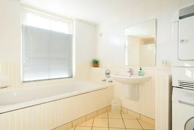 Ferienwohnung in Buren mit Schwimmbecken