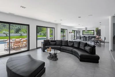 Wunderschöne Villa in Cuges les Pins