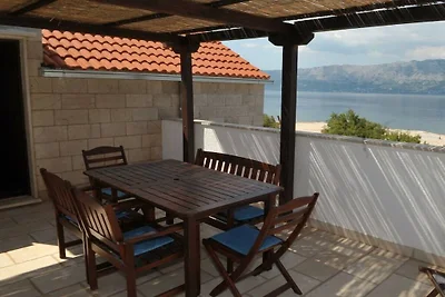 Villa en Povlja con piscina