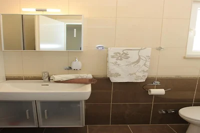 Holiday House Pine Tree - Three Bedroom Holid...