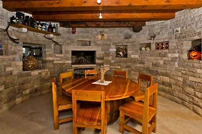 Villa in Bogomolje mit Schwimmbecken