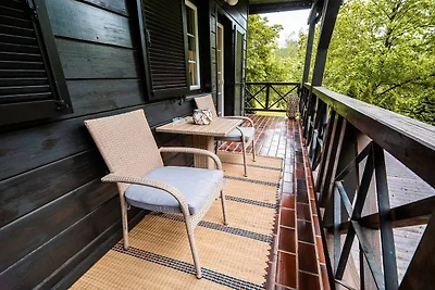 Rustic and Radiant Retreat Apartments with Te...