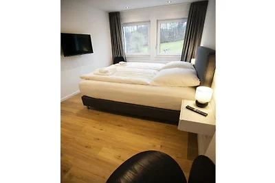 Q-Stall, Apartment 03