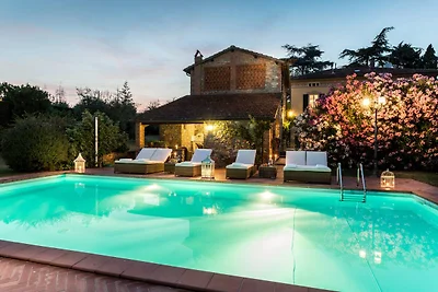 Tuscan Countryside Villa with Pool