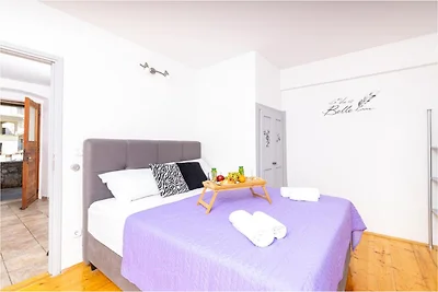 Apartment Vela Stiniva mit Terrasse