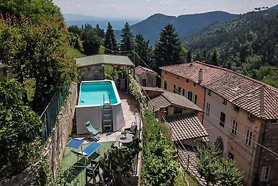 Cottage in Toscana con piscina e vista
