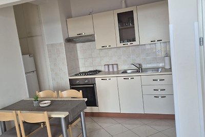 Apartment Mia - Two-Bedroom Apartment with Ba...