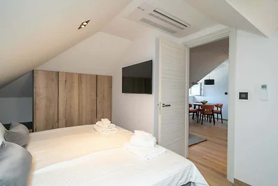 Apartments Villa Royale - One Bedroom Apartme...