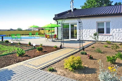 Ferienhaus mit Pool und Sauna, Sieciemin