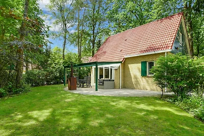 Üppiger Bungalow mit privatem Whirlpool im...