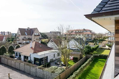 Tjènne 202 in Koksijde mit sonniger Terrasse