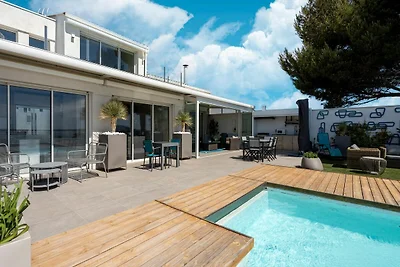 Villa mit privatem Pool und Blick auf die...