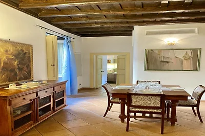 Ästhetisch gestaltete Wohnung in Roma