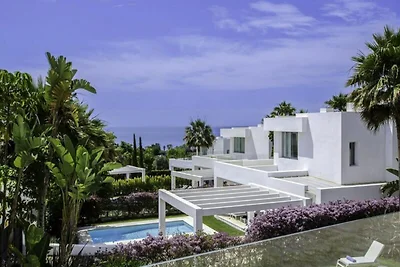 Villa in Marbella met uitzicht op zee en...