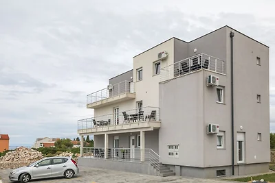 Appartamento  vicino alla spiaggia di Zrče