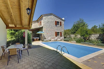 Villa in Cehici mit Pool und Terrasse
