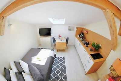 Appartement für 2 Personen in Meeresnähe, Ust...