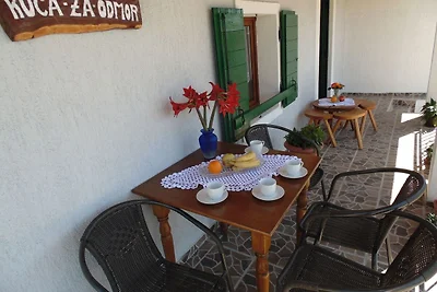 Ferienhaus in Starigrad mit Garten