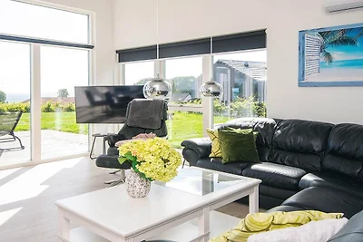 10 Personen Ferienhaus in Sjølund-By Traum