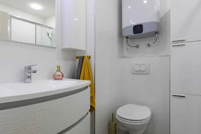 Kastel Stari Sunny Downtown Apartment with Te...