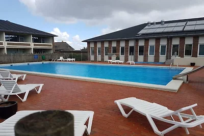 Aufenthalt am Pool in Fano