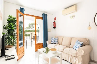 Wohnung in Cala Blanca mit Blick auf den Pool