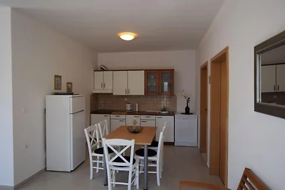 Przestronny apartament z tarasem w spokojnej ...