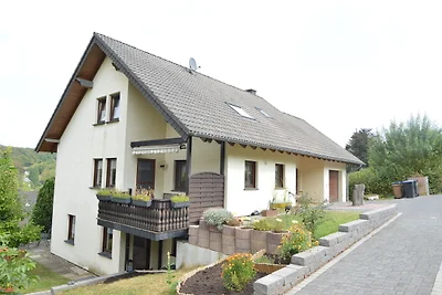 En zeer ruime benedenwoning in een prachtige