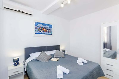 Miracle Apartments - Comfort Studio Apartment...