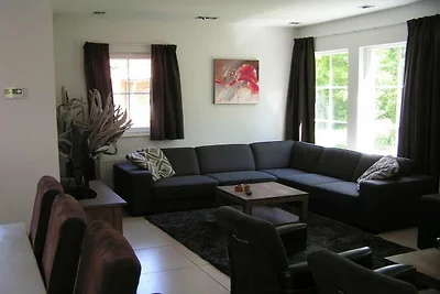 Geräumige Villa in ruhigem Ferienpark