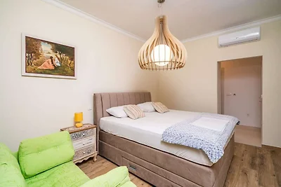 Apartment Fortuno - One Bedroom Apartment wit...