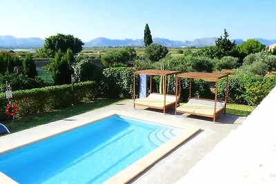 Ruime villa in Alcúdia met zwembad