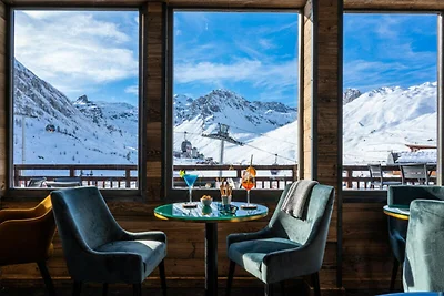 Chalet in Tignes mit Seeblick und Spa