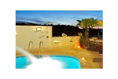 Villa a Mirca, Brač con piscina