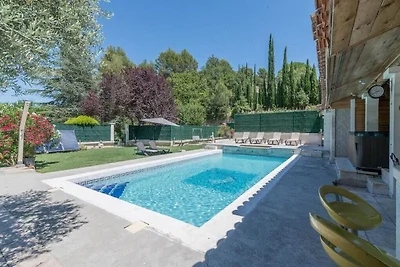 Splendida casa con piscina vicino al Luberon