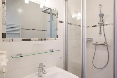 Großzügige Ferienwohnung im Seepark Sellin os...