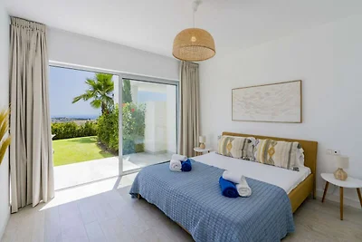 Stylish 3-Bed Apartment | Alcazaba Lagoon...