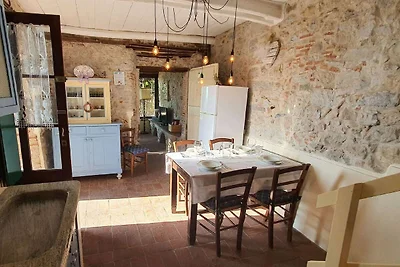 Schönes Doppelhaus aus Stein