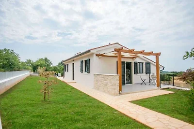 Villa in Tinjan mit Barbecue und Wifi