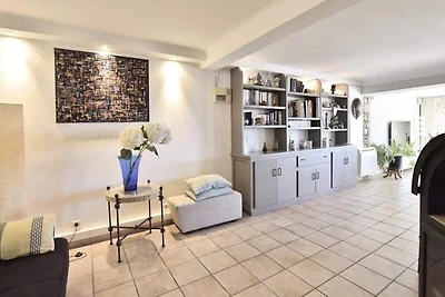 Villa in Antibes mit Pool und Meerblick