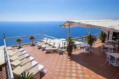 Villa in Amalfi mit Pool und Meerblick